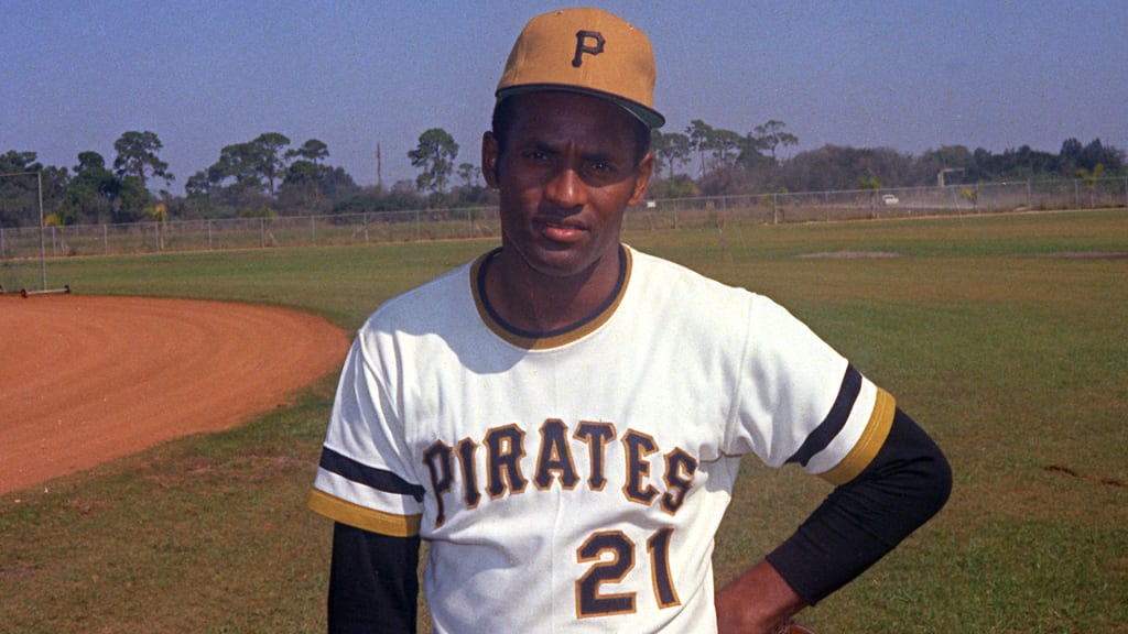 Roberto Clemente honors pirates star