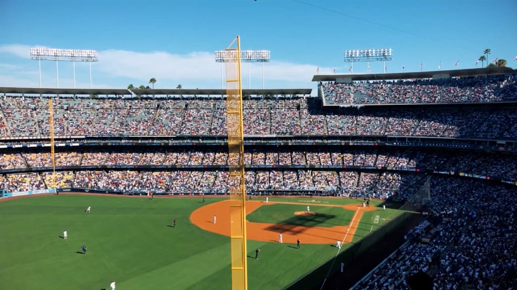 Bad Bunny enloqueció Dodger Stadium, encendió el All-Star Game y retó a  Mónica Puig
