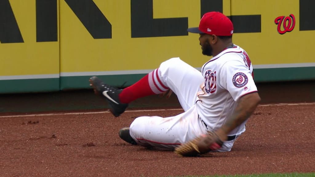 Kendrick carted off field