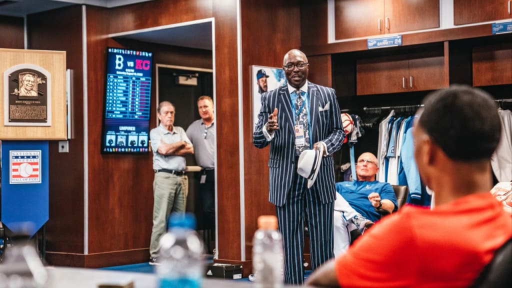 Royals celebrate Buck O'Neil during Salute to the Negro Leagues