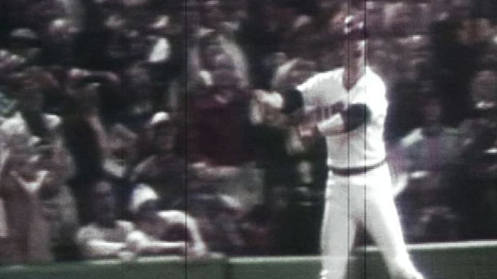 Must C Classic: Fisk waives walk-off home run fair to win Game 6 of 1975  World Series 