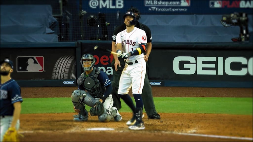 Red Sox 6, Angels 3: Manny's moonshot lifts Boston