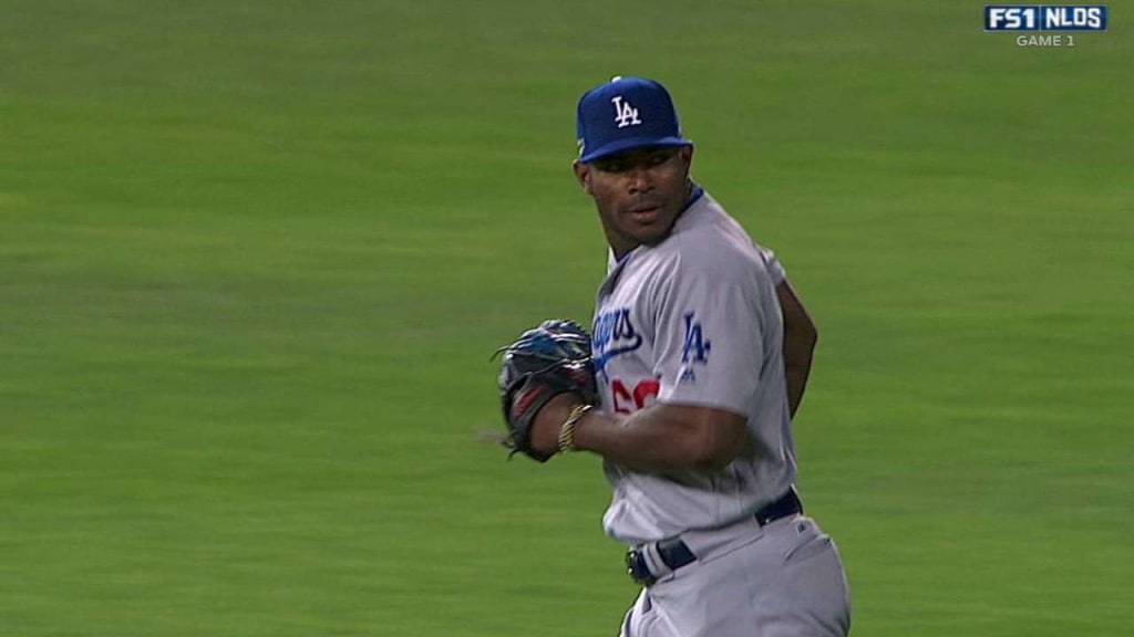 Puig cuts off Pederson for catch
