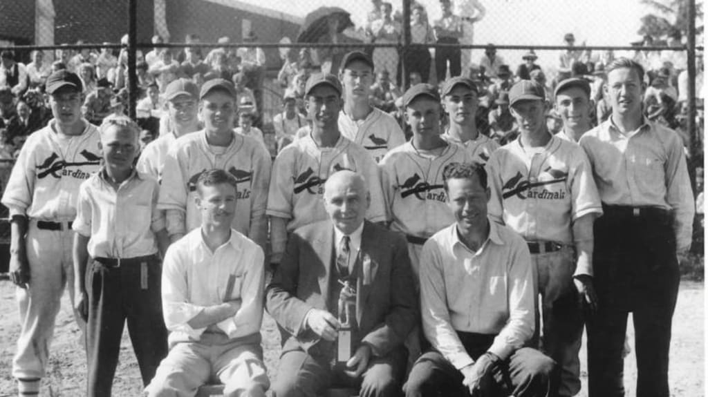 Ted Williams, back middle. Ardie's brother, left 2nd row in white collared shirt. Photo via BaseballGiGi on Instagram