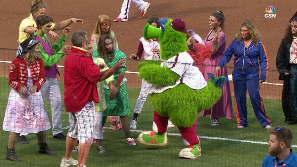 Phanatic's Thriller dance