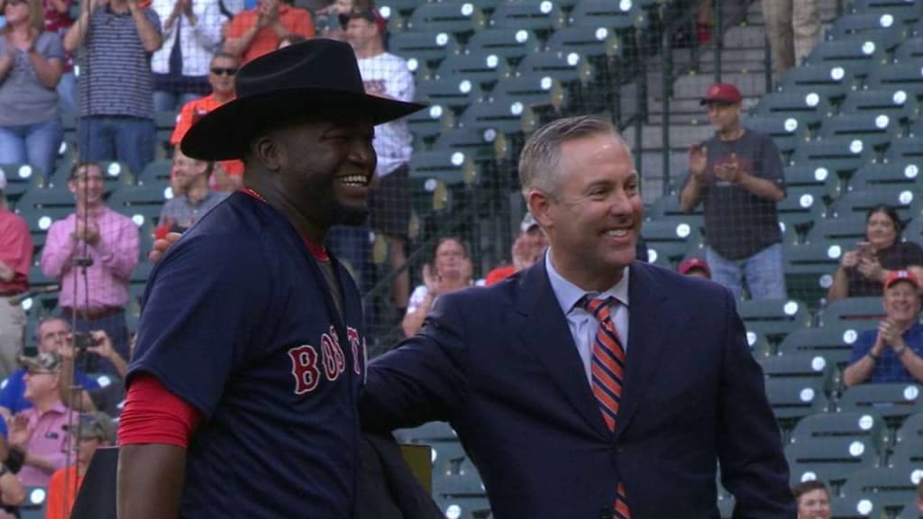 Astros give David Ortiz Stetson cowboy hat