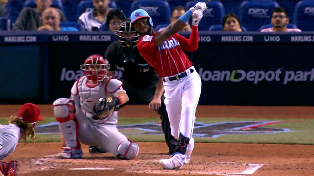 Bryan De La Cruz homers, Marlins lose to Phillies