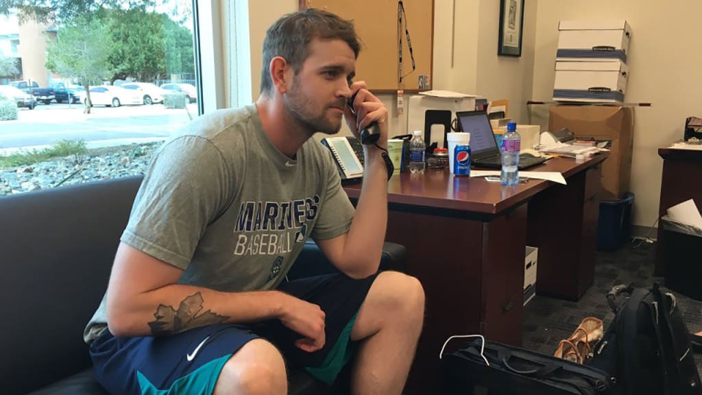 A slimmer James Paxton threw four bullpen sessions prior to the official start of Spring Training on Saturday. (Fernando Alcalá/Mariners)