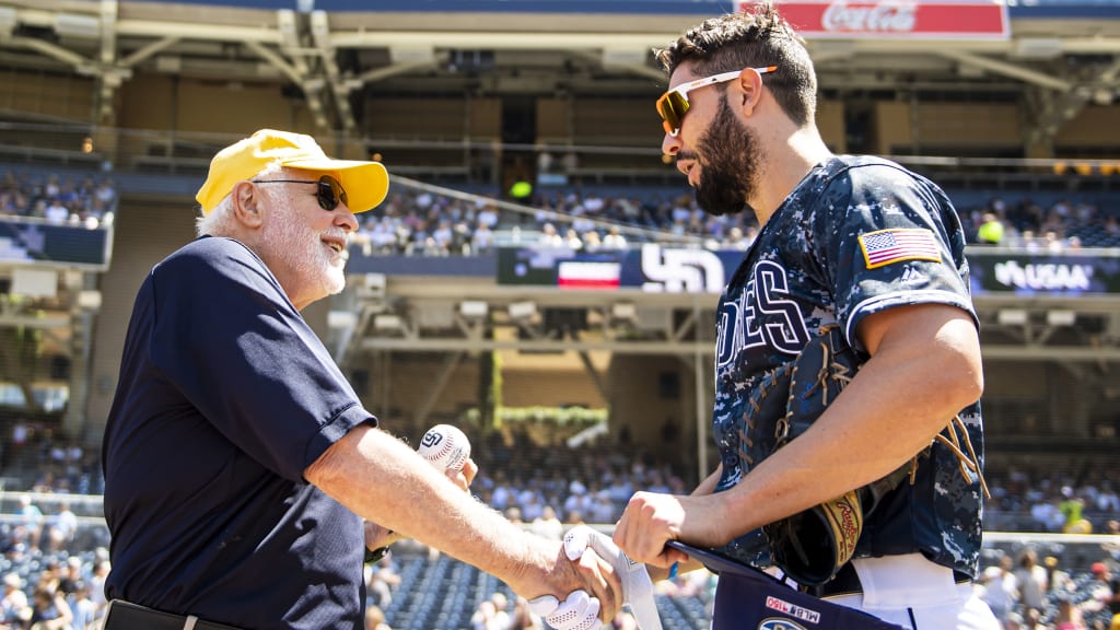 San Diego Padres on X: Our favorite Sunday tradition 💛 #SDMilitary