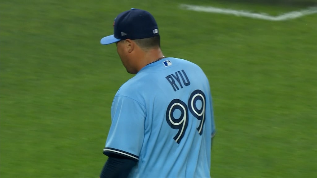 Blue Jays ace Ryu seems to prefer the team's powder blue uniforms