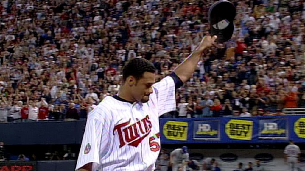 MLB Stats on X: #OTD 15 years ago, Johan Santana won the first of his 2 Cy  Young Awards with the @Twins. It would begin a run of 5 straight seasons  finishing