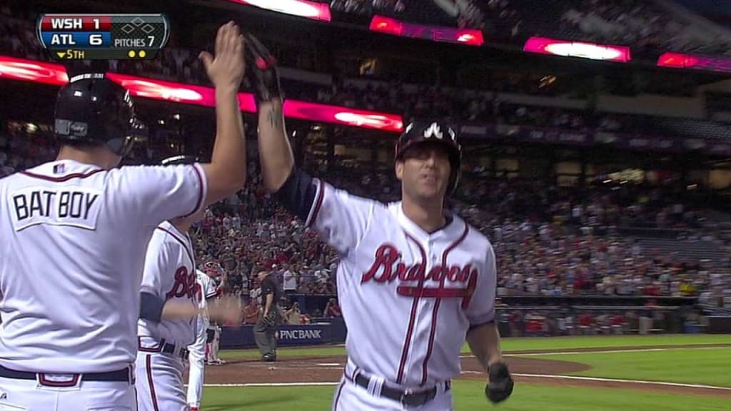 The Braves' mascot, Blooper, tried to mess with the Mets, but it totally  backfired