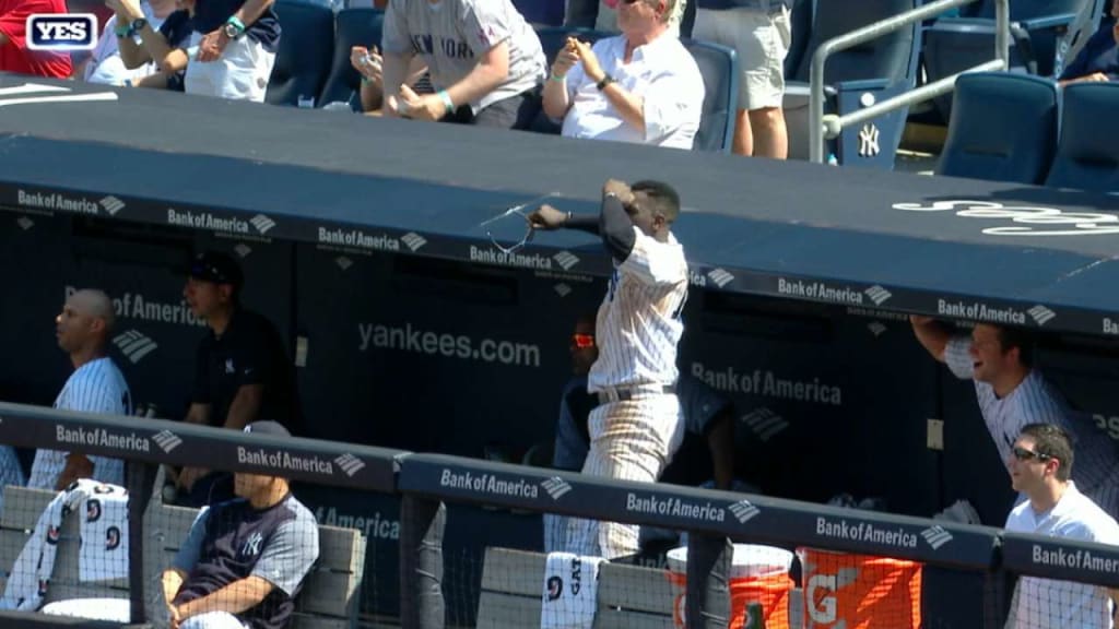 Domínguez's first Yankee Stadium homer, 3 hits lift Yanks over Tigers 4-3  and above .500