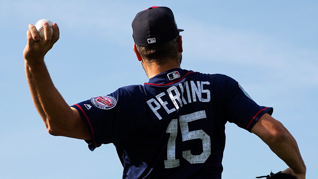 Glen Perkins threw a bullpen session on Sunday as he works to return from left labrum surgery. (AP)