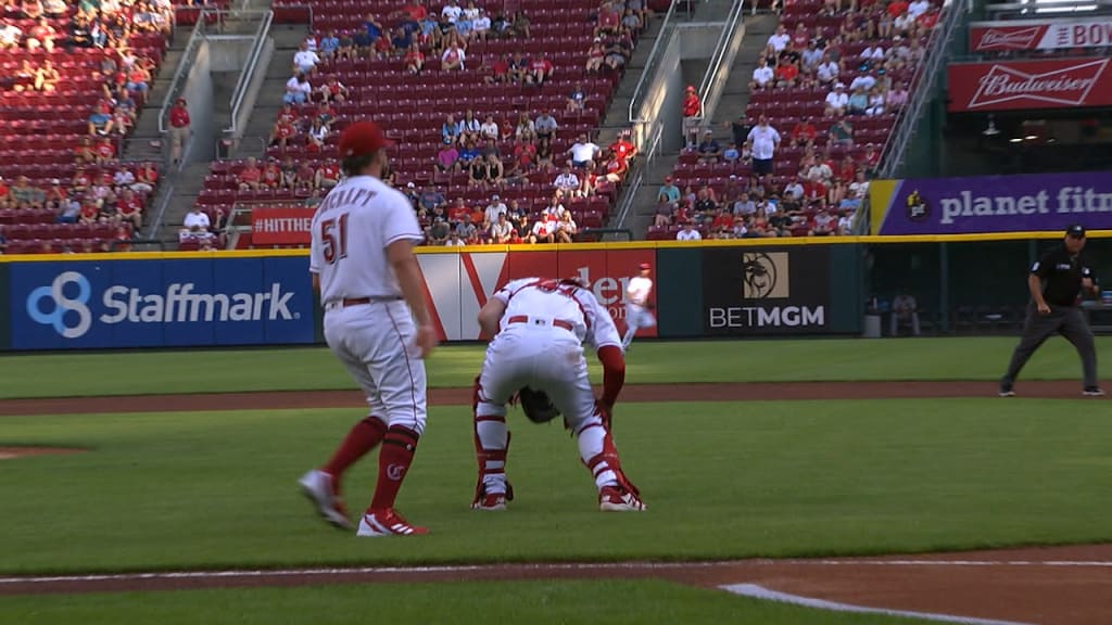 Reds catcher Tyler Stephenson exits Padres game after collision