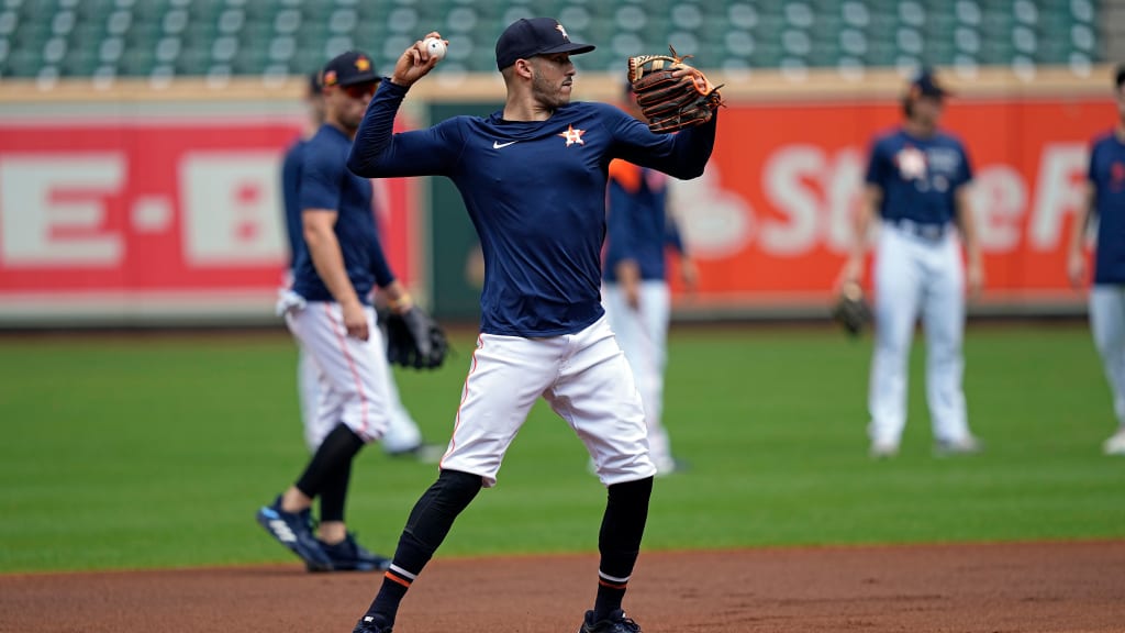 Houston Astros put outfielder Michael Brantley on IL with knee
