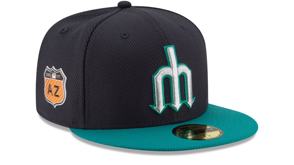 Mariners wearing trident caps in spring
