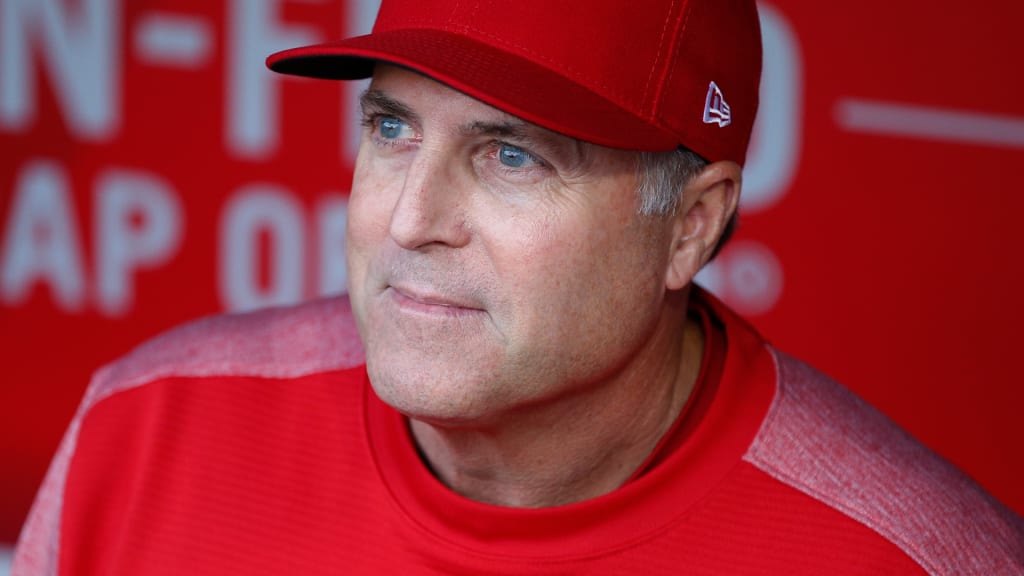 Bryan Price stuns Phillies, retiring to spend time with family