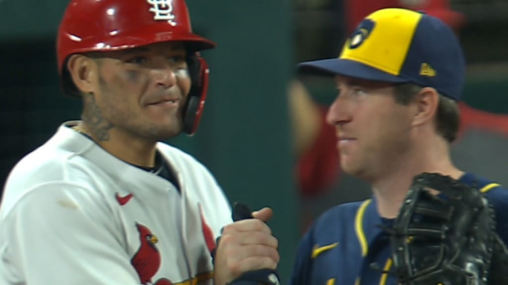 Albert Pujols makes pitching cameo for Cardinals