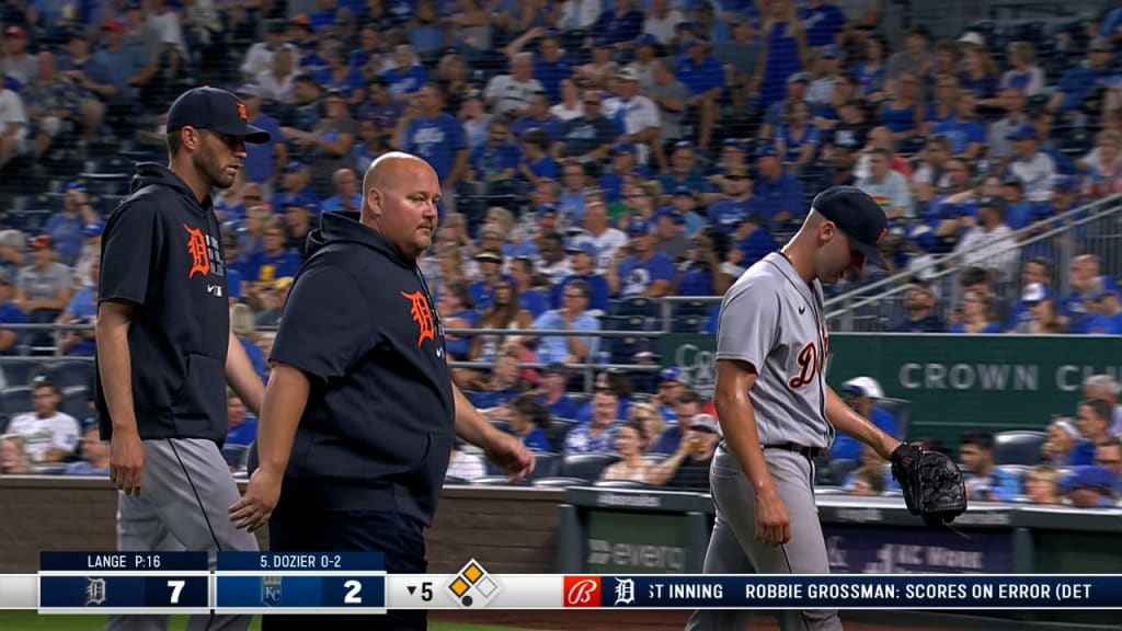 Alex Lange leaves with an injury