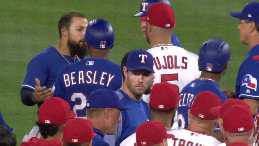 Rougned Odor leads Rangers by Angels