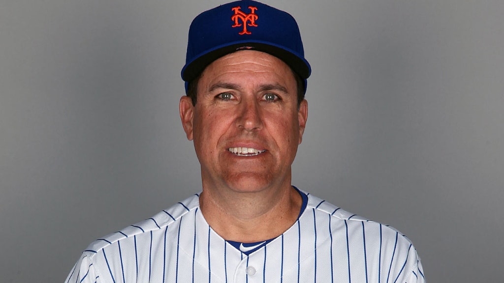 Bench coach Dick Scott served as the Mets' director of player development from 2013-15. (Getty)