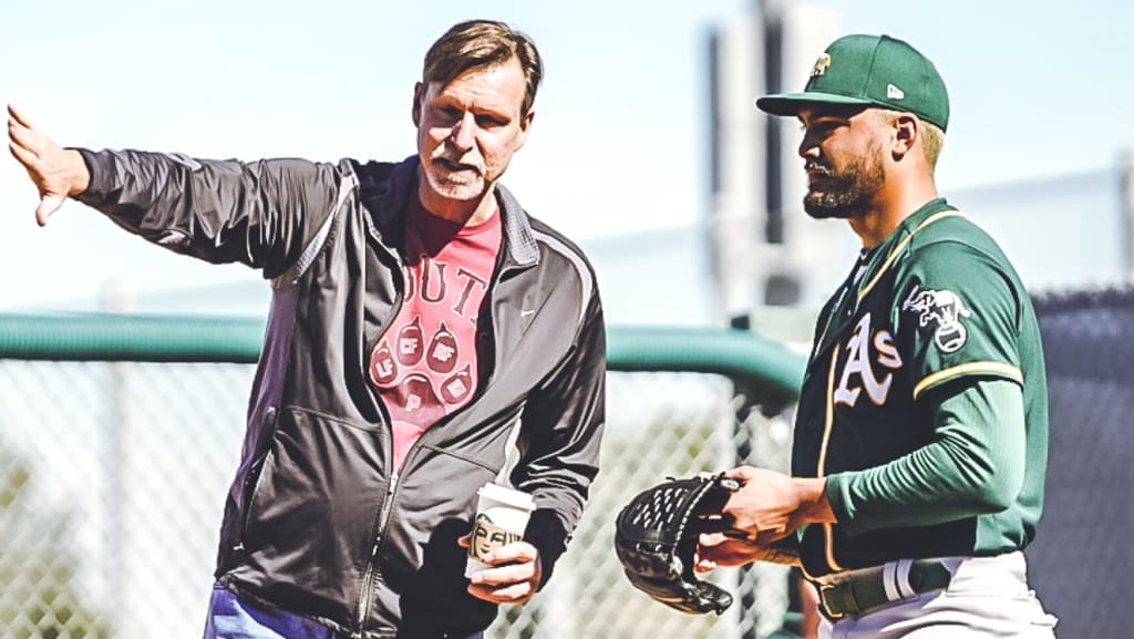 Hall of Famer Randy Johnson chats to A's Manaea, Luzardo and lookalike Puk