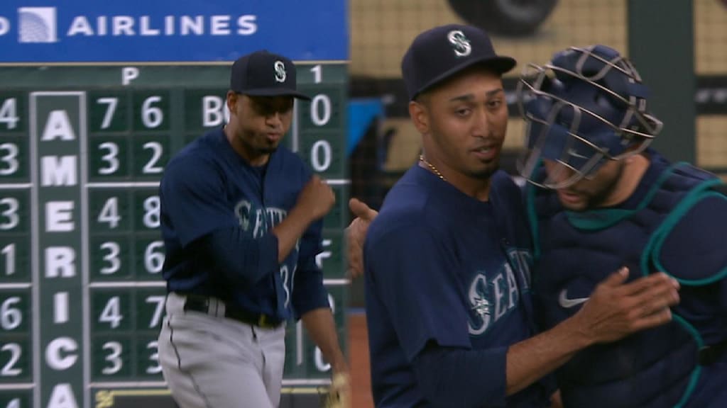 It happened! Edwin Diaz notched 50 saves so Scott Servais now has a new  haircut