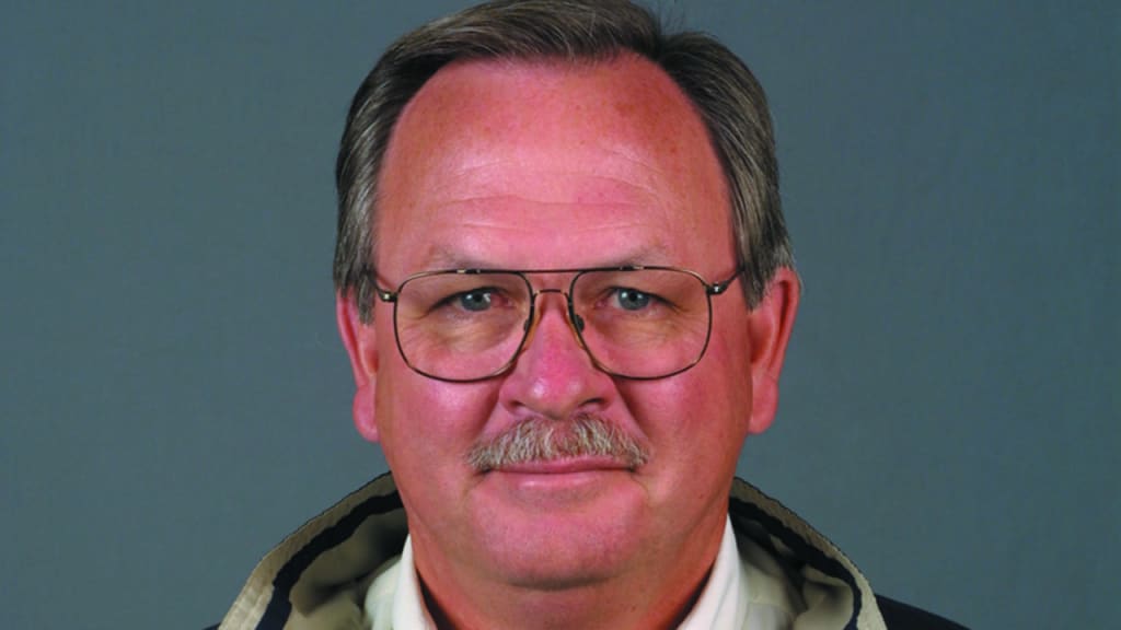 Del Unser played with the Phillies from 1973-74 and '79-82, and he's been a scout with the team since '98.