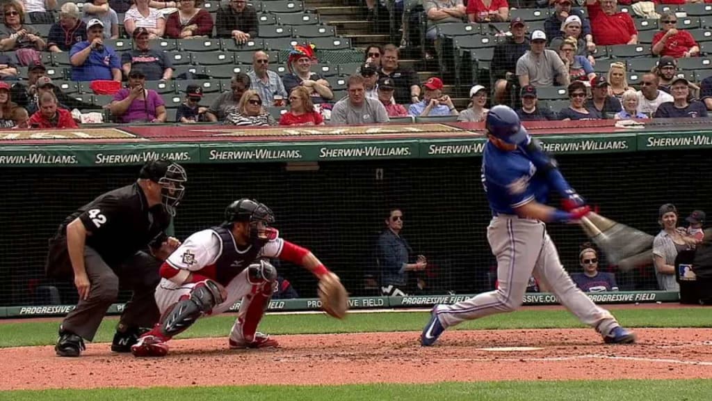 Phillies girl leaves baseball viewers distracted with steamy show