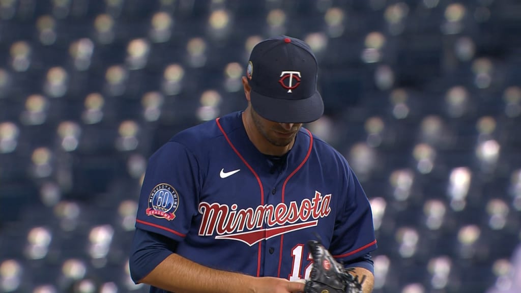 Jake Odorizzi hit by a comebacker