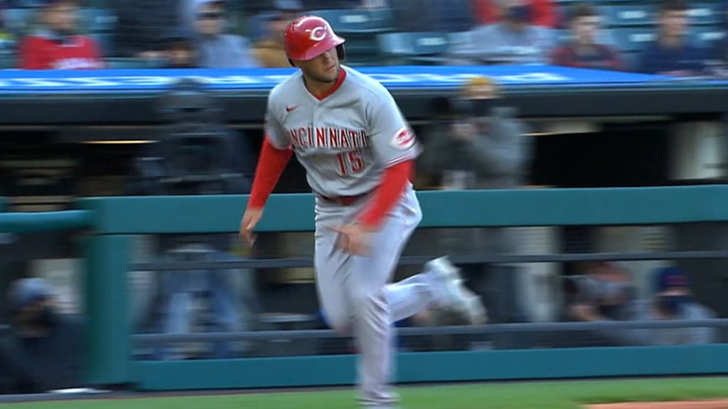 Miley, Naquin and Moustakas lead the Reds to dominating series