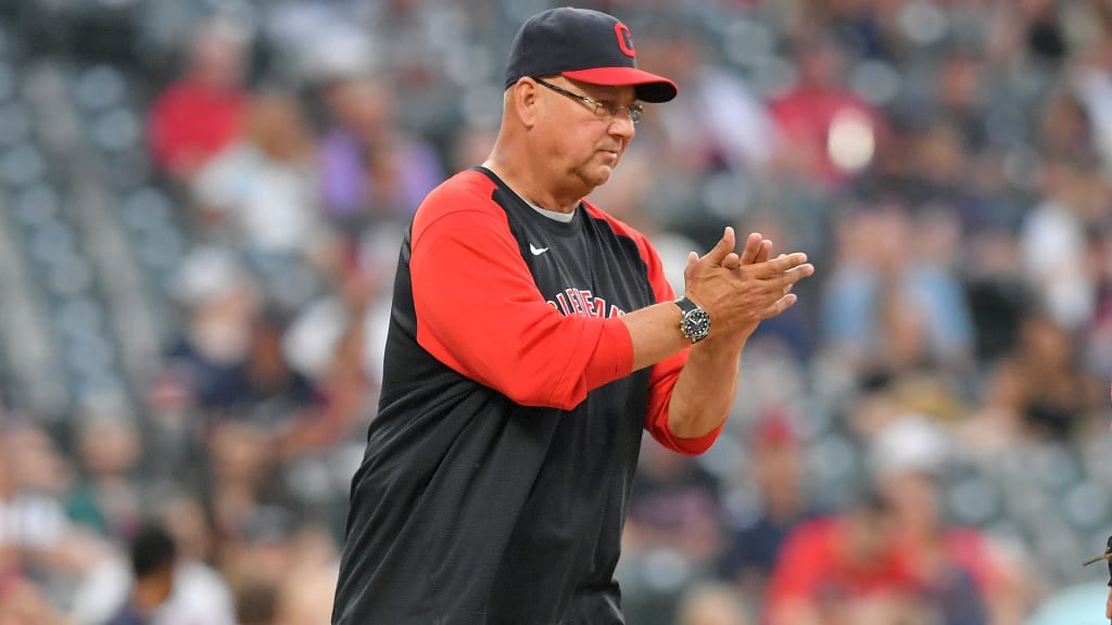 Terry Francona returns after daughter's wedding
