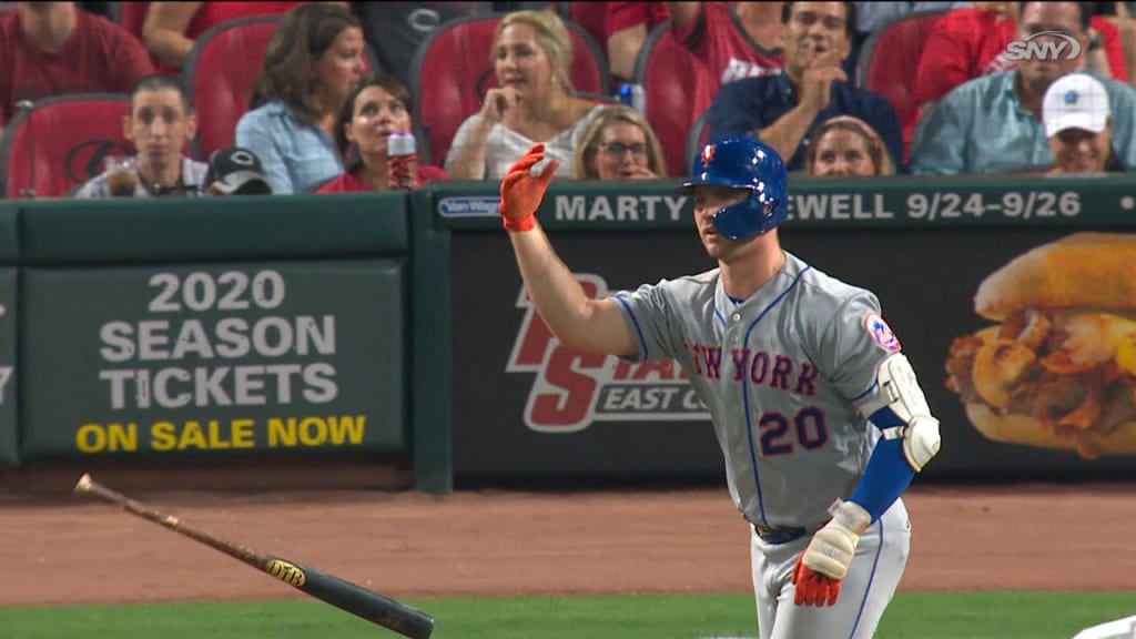 Pete Alonso hits first career grand slam with bat flip