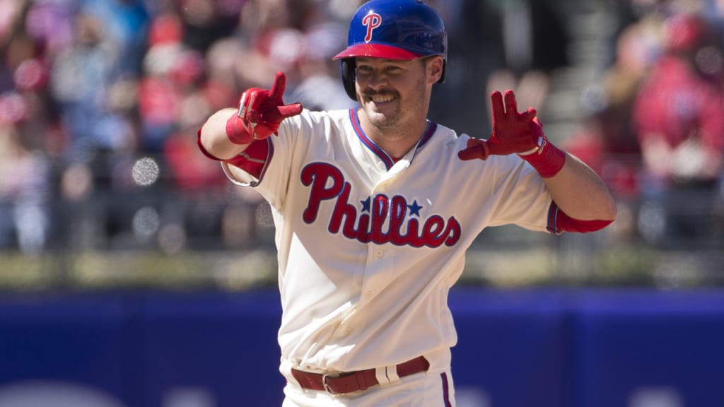 Knapp's mom put Phillies catcher on path