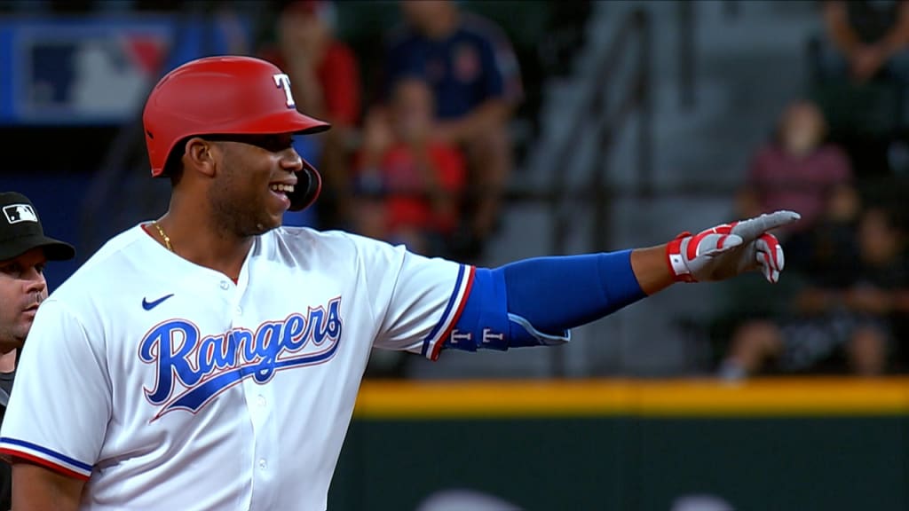 Rangers aggressive on bases in win over Angels