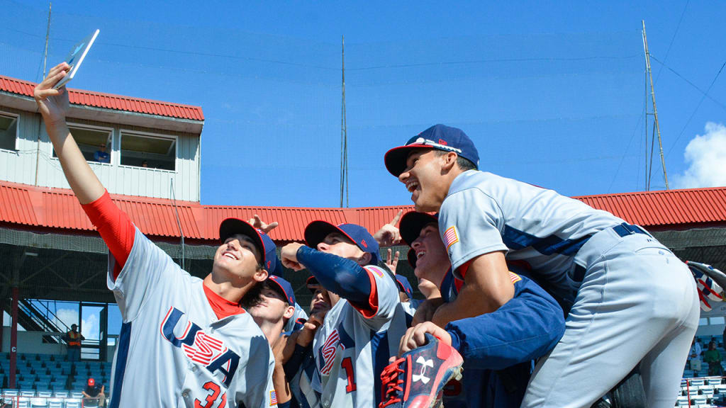 Members of Team USA enjoy a selfie moment en route to the Americans fourth World Cup title in a row. (Special to MLB.com)