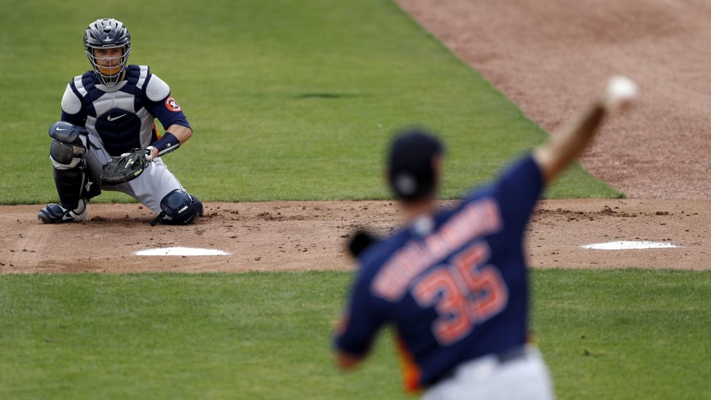 Backup catcher Dustin Garneau gets rare start in Game 3 for Astros