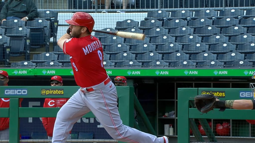 Jesse Winker's 5 RBI leads Cincinnati Reds to win over Texas Rangers