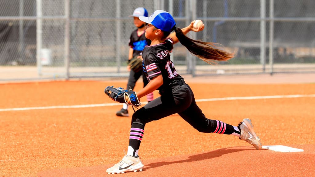 Q&A with Justine Siegal: The Female Baseball Coach Breaking Barriers in the  MLB — Up2Us Sports