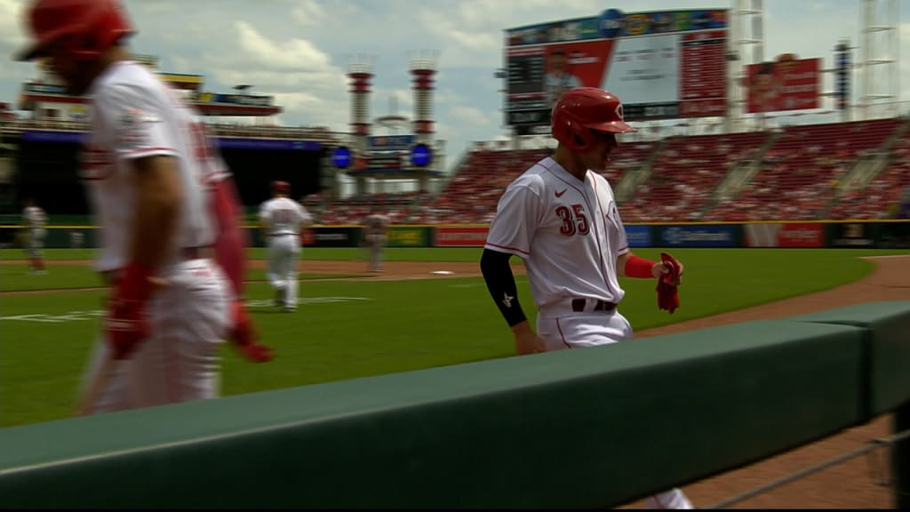 Nick Lodolo earns his first MLB win 