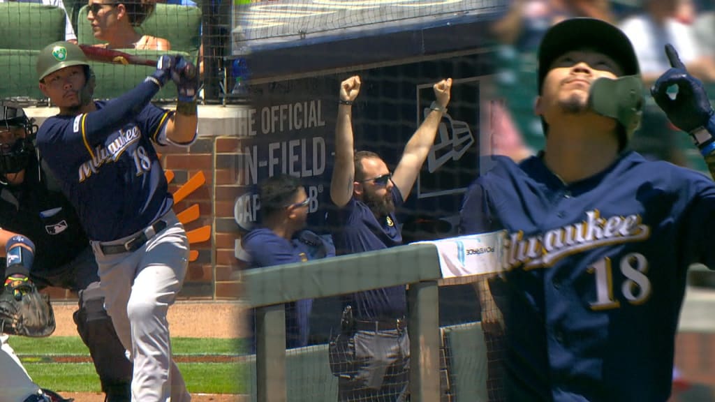 Bob Uecker gets hit with beer shower during Brewers clinch celebration