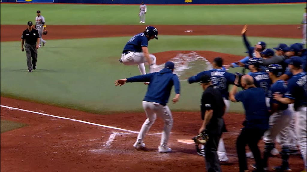 BRETT PHILLIPS WITH AN AMAZING INSIDE-THE-PARK HOME RUN! 