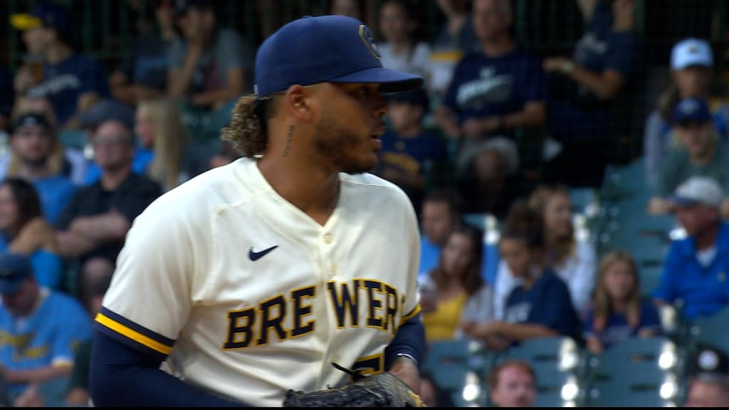 Devin Williams allows walk-off homer after Brewers trade Josh Hader