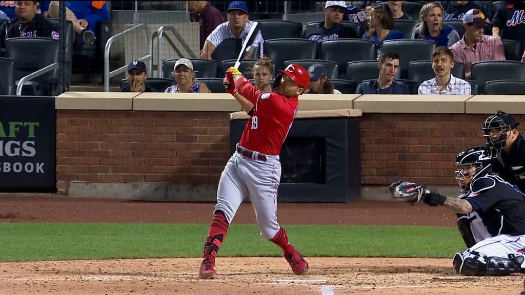 Iowa family loves Joey Votto, drove 7 hours for Opening Day 