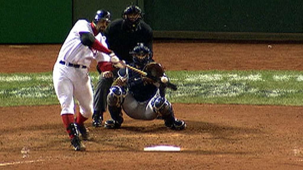 Let's relive the Red Sox 2004 ALCS: Dave Roberts steals Game 4