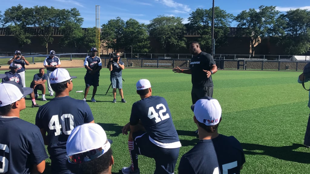 Ken Griffey Jr. talked to young players as part of the Breakthrough Series.