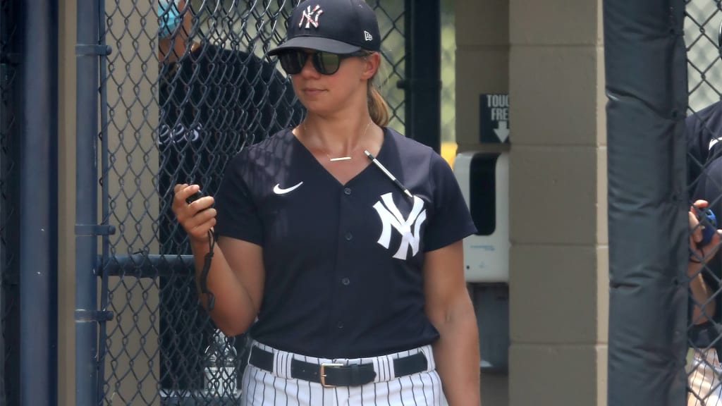 Yankees' Rachel Balkovec struck in face by batted ball, spring