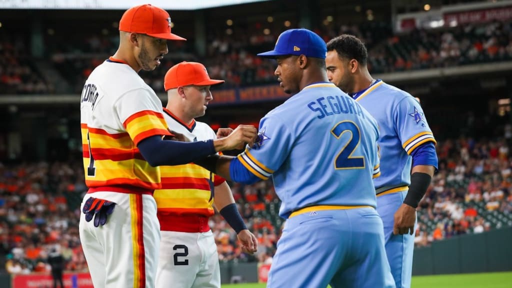 Astros and Mariners Rock 1979 Throwback Uniforms