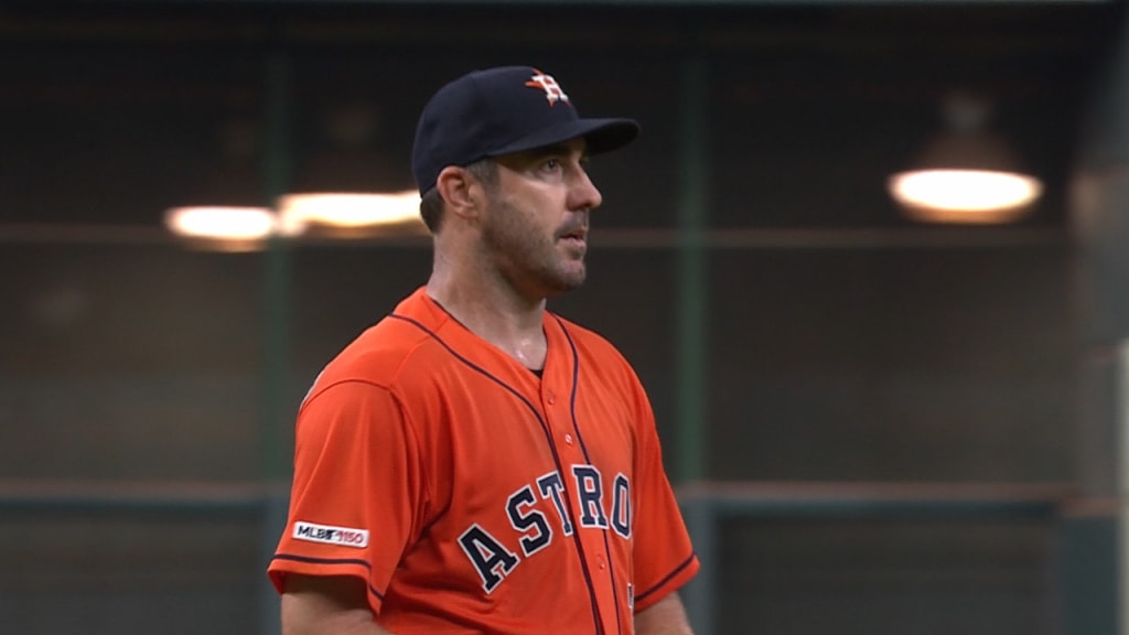 Photos: Astros take first of four vs. Rangers in mammoth AL West